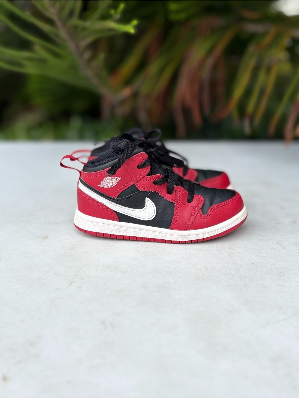 Nike Air Jordan 1 Mid Shoes Toddler Boys Size: 9C - Picture 3 of 7